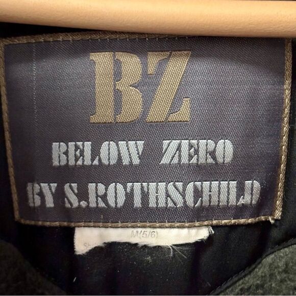 Below Zero by S Rothschild Forest Green Puffer Jacket With Hood, Lots of Pockets - Picture 10 of 11